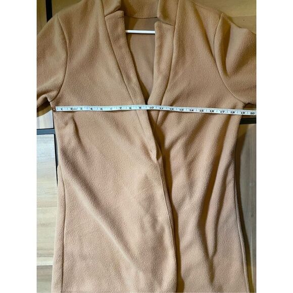 Tan Coat‎ - Picture 6 of 6